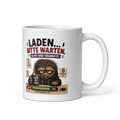Weisse Kaffeetasse mit Kaffeemonstrum und Kaffee-wird-verarbeitet-Motiv