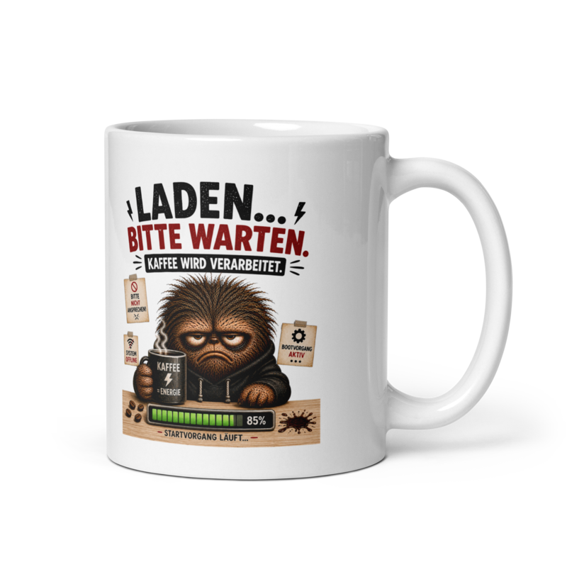 Weisse Kaffeetasse mit Kaffeemonstrum und Kaffee-wird-verarbeitet-Motiv