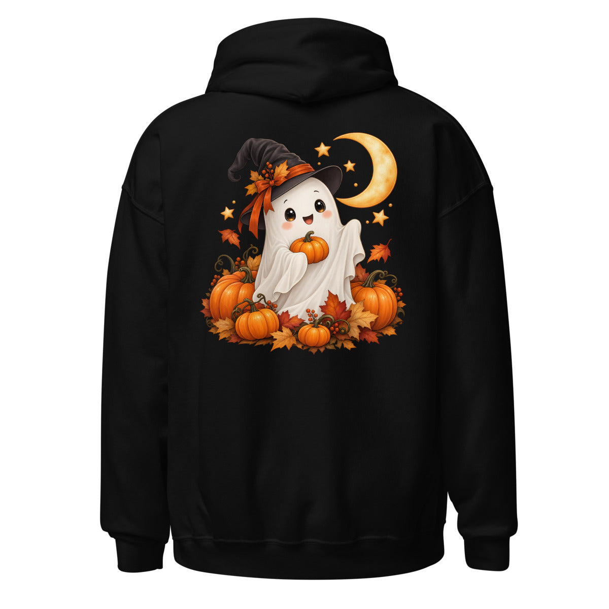 Niedlicher weißer Geist mit schwarzem Hexenhut und orangefarbener Schleife hält einen kleinen Kürbis, umgeben von orangefarbenen Kürbissen und herbstlichen Blättern. Im Hintergrund ein goldener Mondsichelmond und goldene Sterne. – Unisex Heavy Blend Hoodie | Gildan 18500