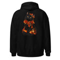 Schwarze Katze mit goldener Halskette sitzt vor einem Arrangement aus herbstlichen Blättern, roten Beeren, Rosen und einem Kürbis. – Unisex Heavy Blend Hoodie | Gildan 18500