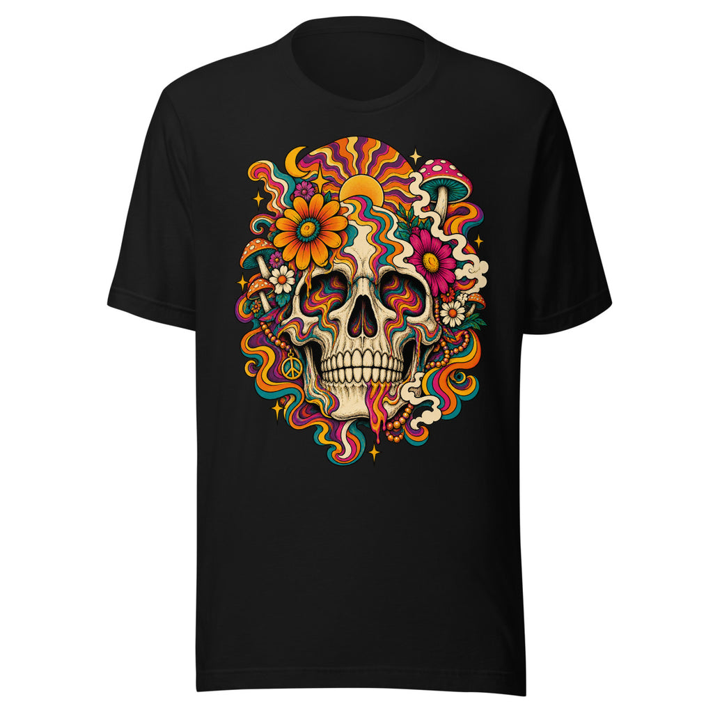 Unisex T-Shirt in Black, Vorderansicht mit Frontprint: Illustration eines menschlichen Totenkopfs mit bunten psychedelischen Mustern in den Augenhöhlen und Stirn, umgeben von orangefarbenen und pinken Blumen, roten und weißen Pilzen, einem gelben Halbmond, Sternen und einem Peace-Anhänger. – Unisex Staple T-Shirt | Bella + Canvas 3001