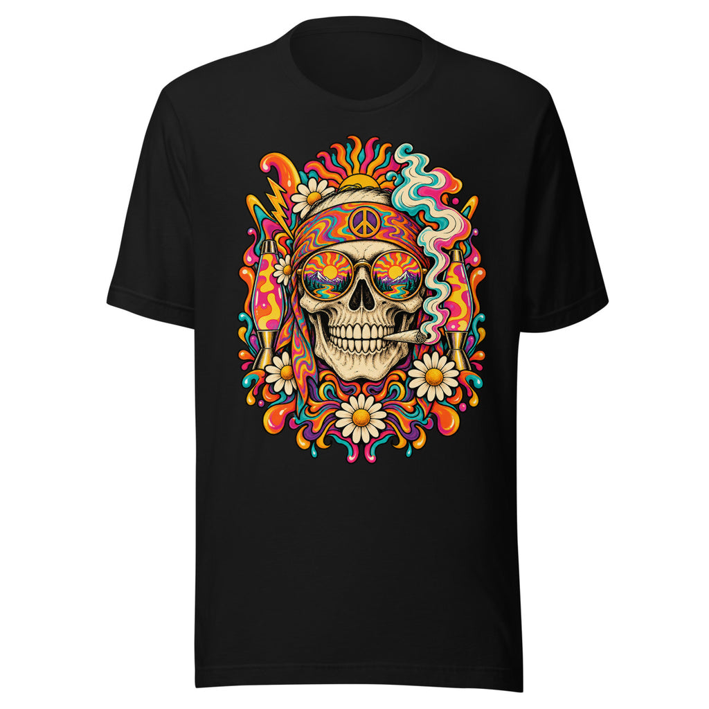 Unisex T-Shirt in Black, Vorderansicht mit Frontprint: Illustration eines Totenkopfs mit buntem Stirnband und Sonnenbrille, in der sich eine Landschaft mit Sonne, Bergen und Fluss spiegelt. Der Schädel raucht eine Zigarette und ist umgeben von bunten psychedelischen Mustern, Gänseblümchen und zwei Lavalampe. – Unisex Staple T-Shirt | Bella + Canvas 3001