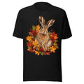 Feldhase mit Herbstlaub. – Unisex Staple T-Shirt | Bella + Canvas 3001